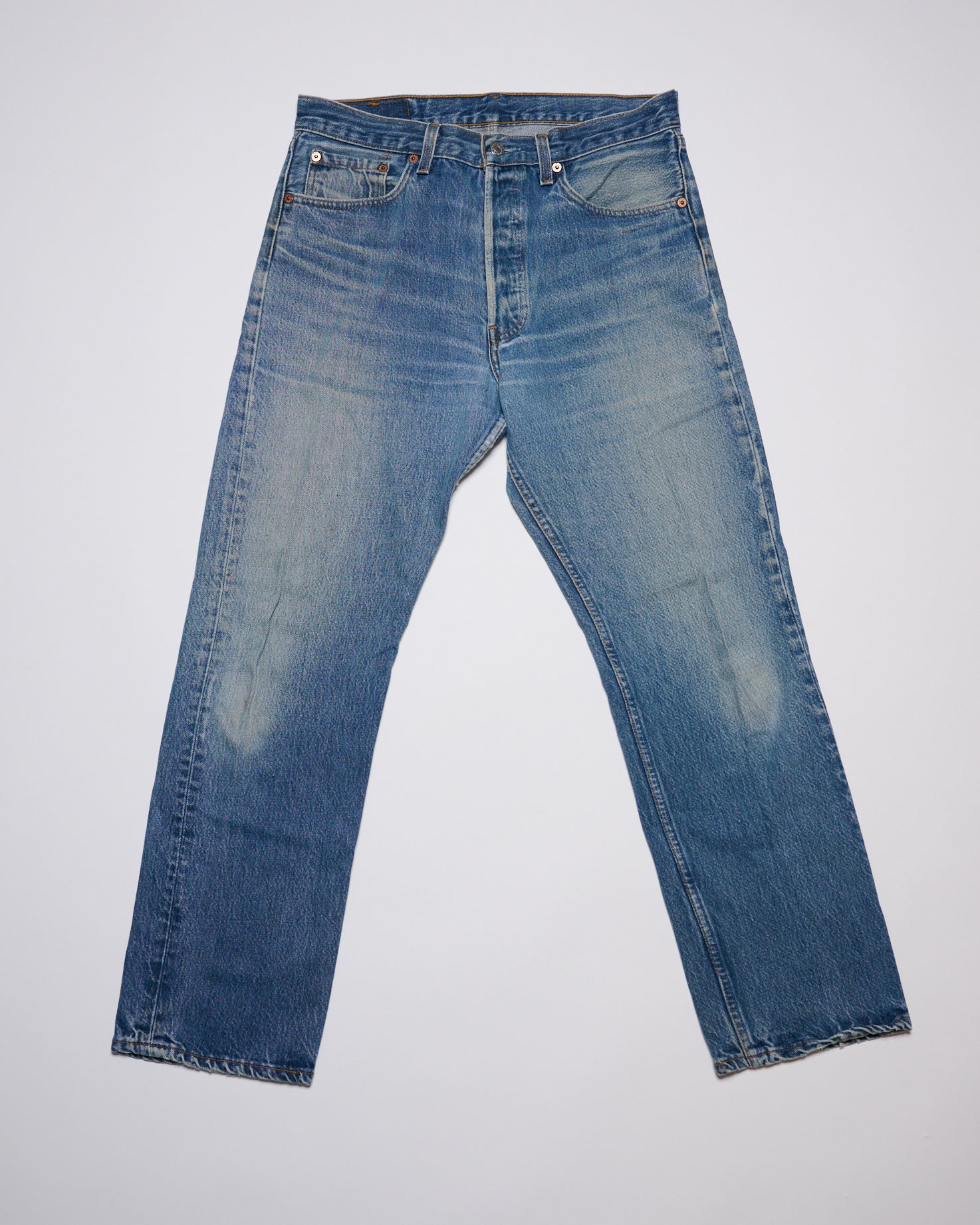 MID WASH 501 VINTAGE LEVI'S | 32 X 30