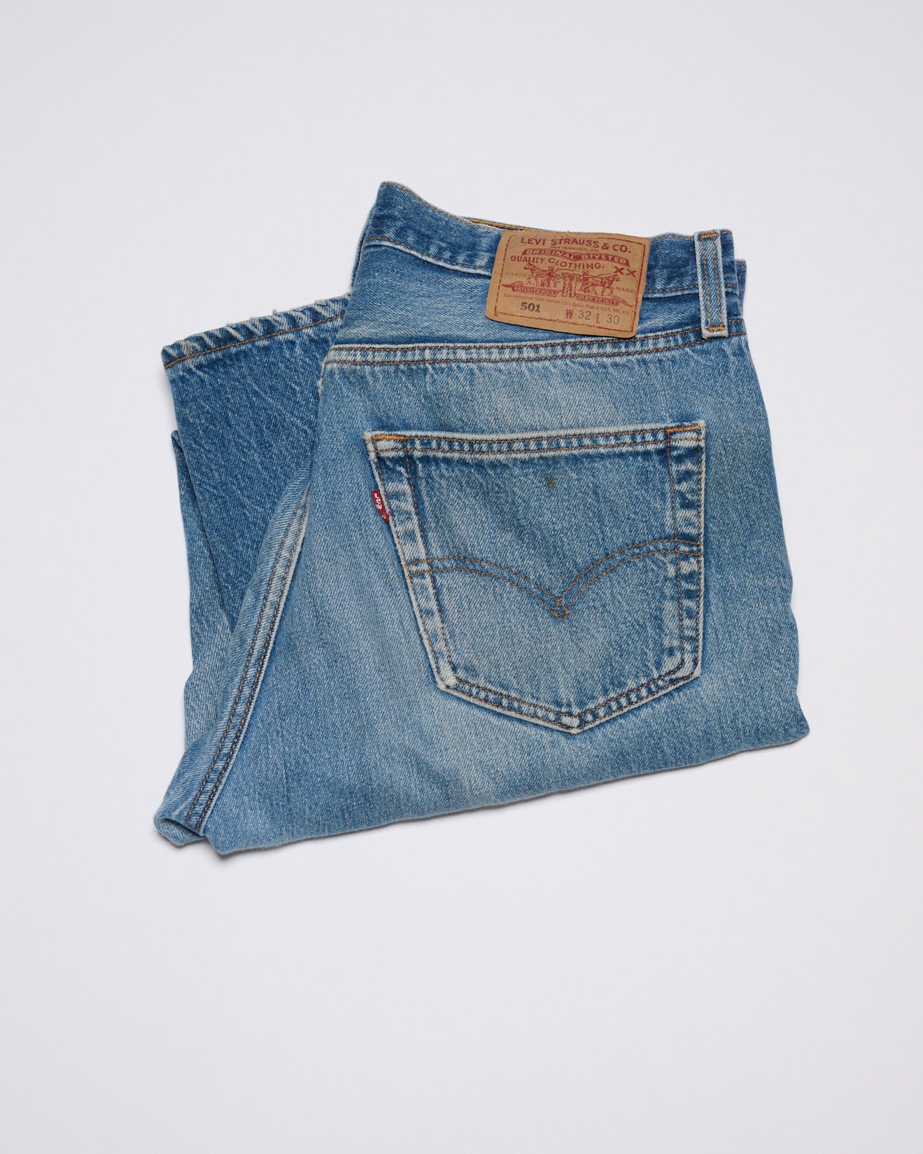 MID WASH 501 VINTAGE LEVI'S | 32 X 30