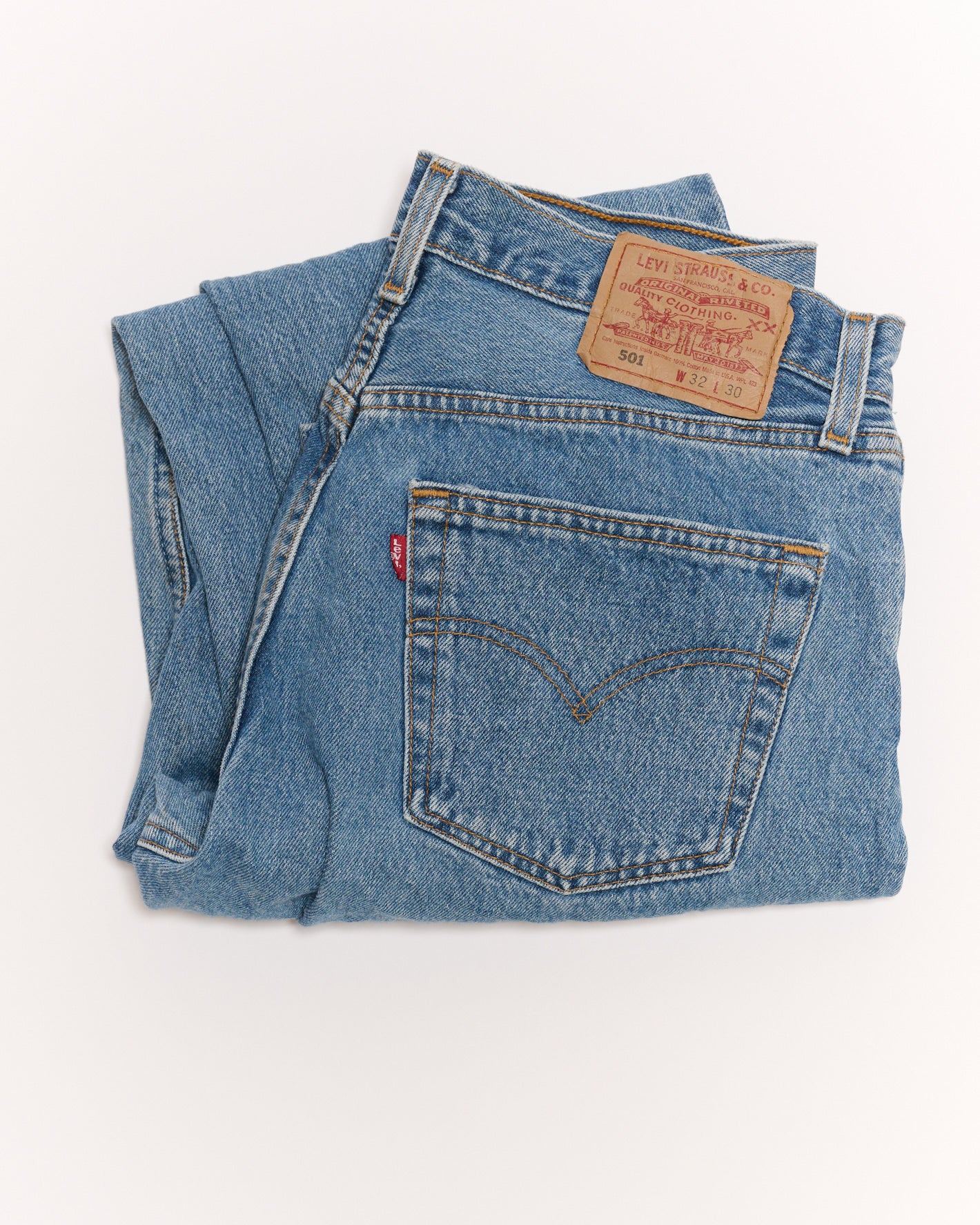 MID WASH 501 VINTAGE LEVI'S | 32 x 30