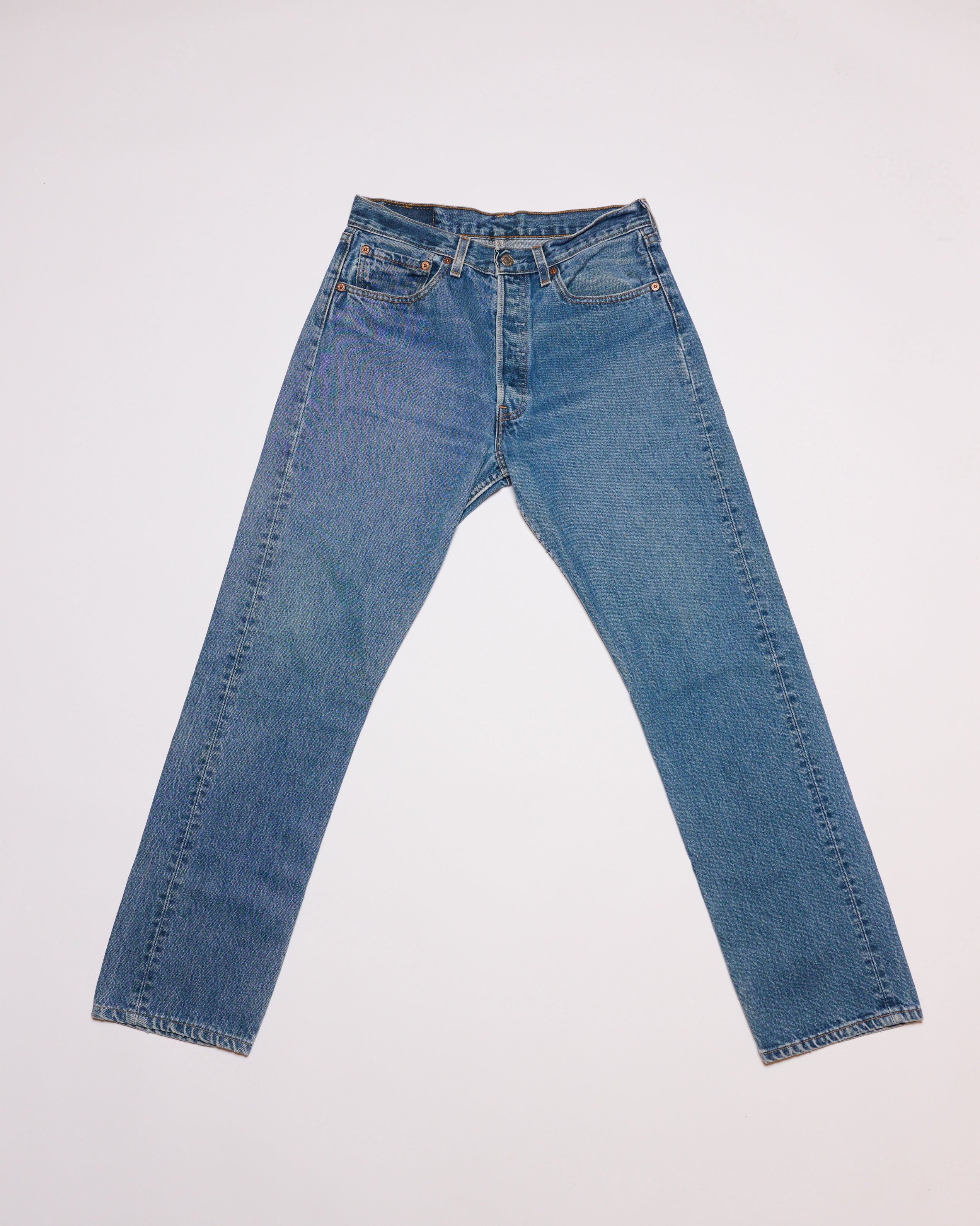 MID WASH 501 VINTAGE LEVI'S | 31 x 30