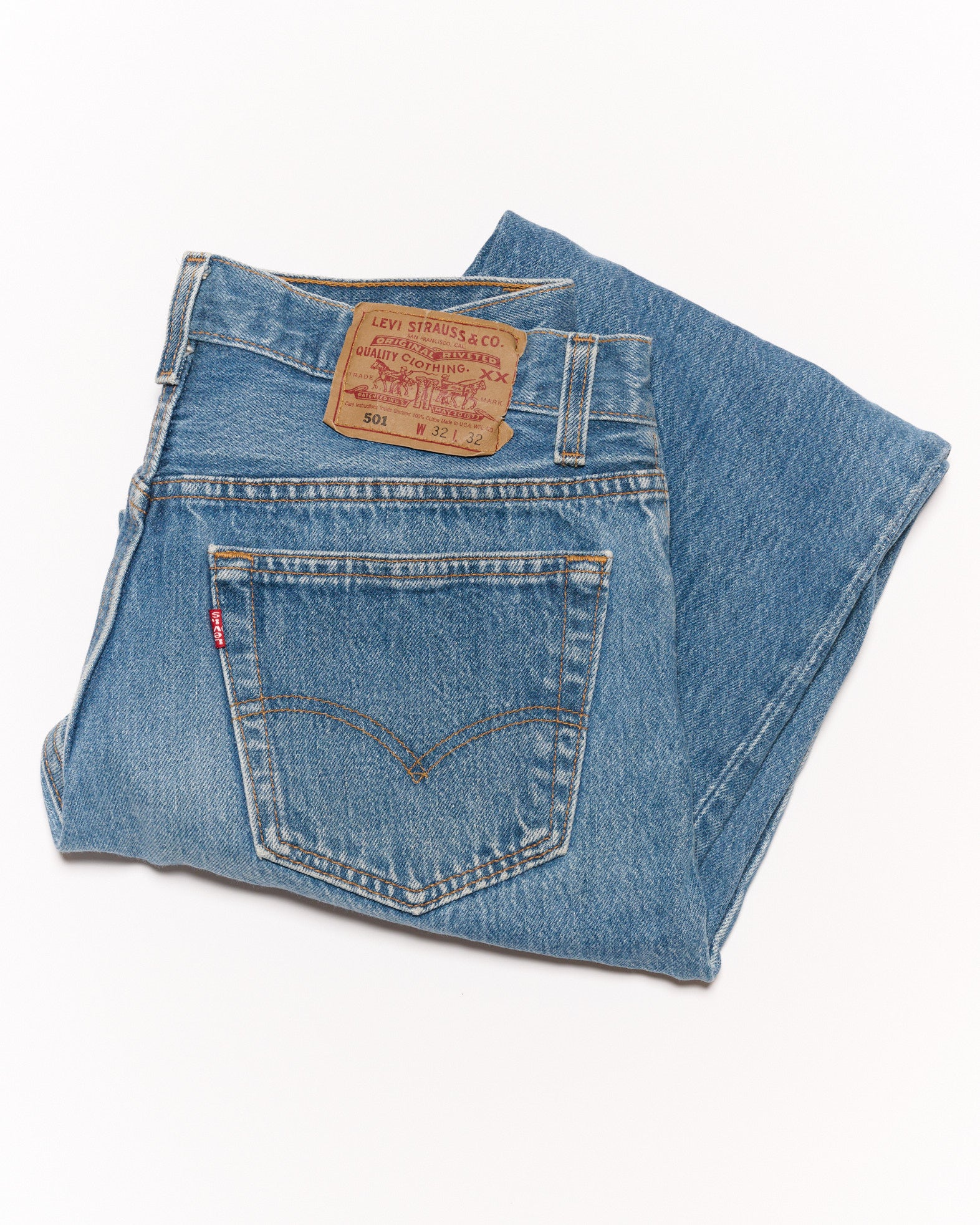 MID WASH 501 VINTAGE LEVI'S | 32 x 32