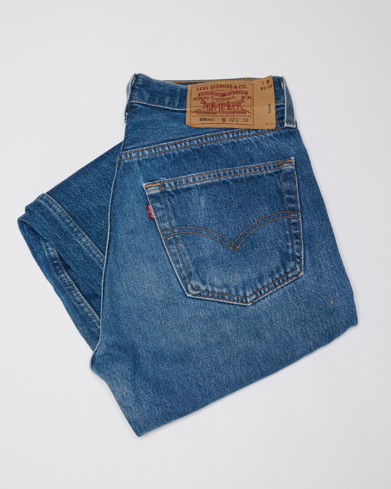 MID-DARK WASH 501XX VINTAGE LEVI'S | 32 X 38