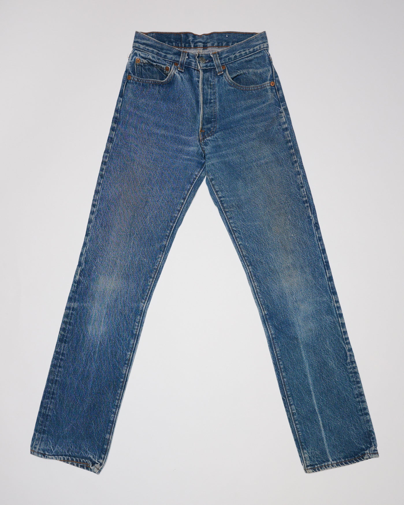 MID WASH 501 VINTAGE LEVI'S | 27 X 36