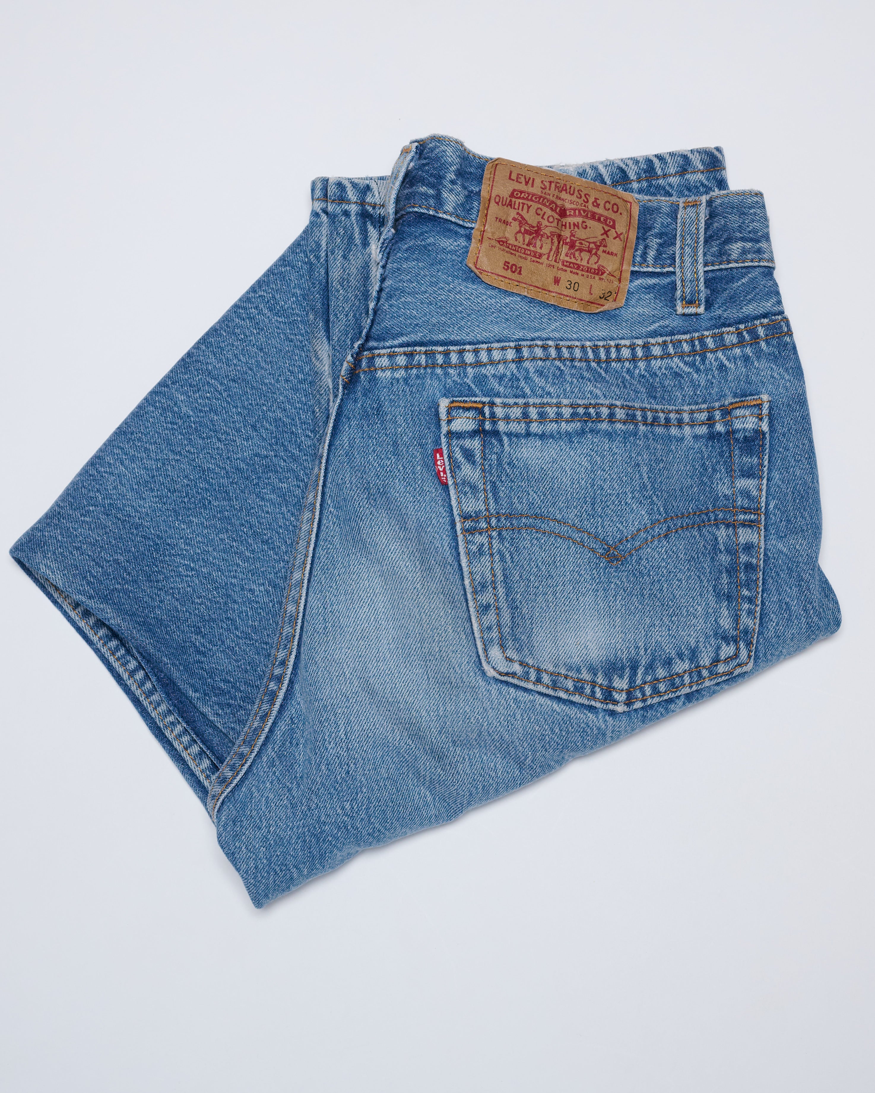 MID WASH 501 VINTAGE LEVI'S | 30 X 32
