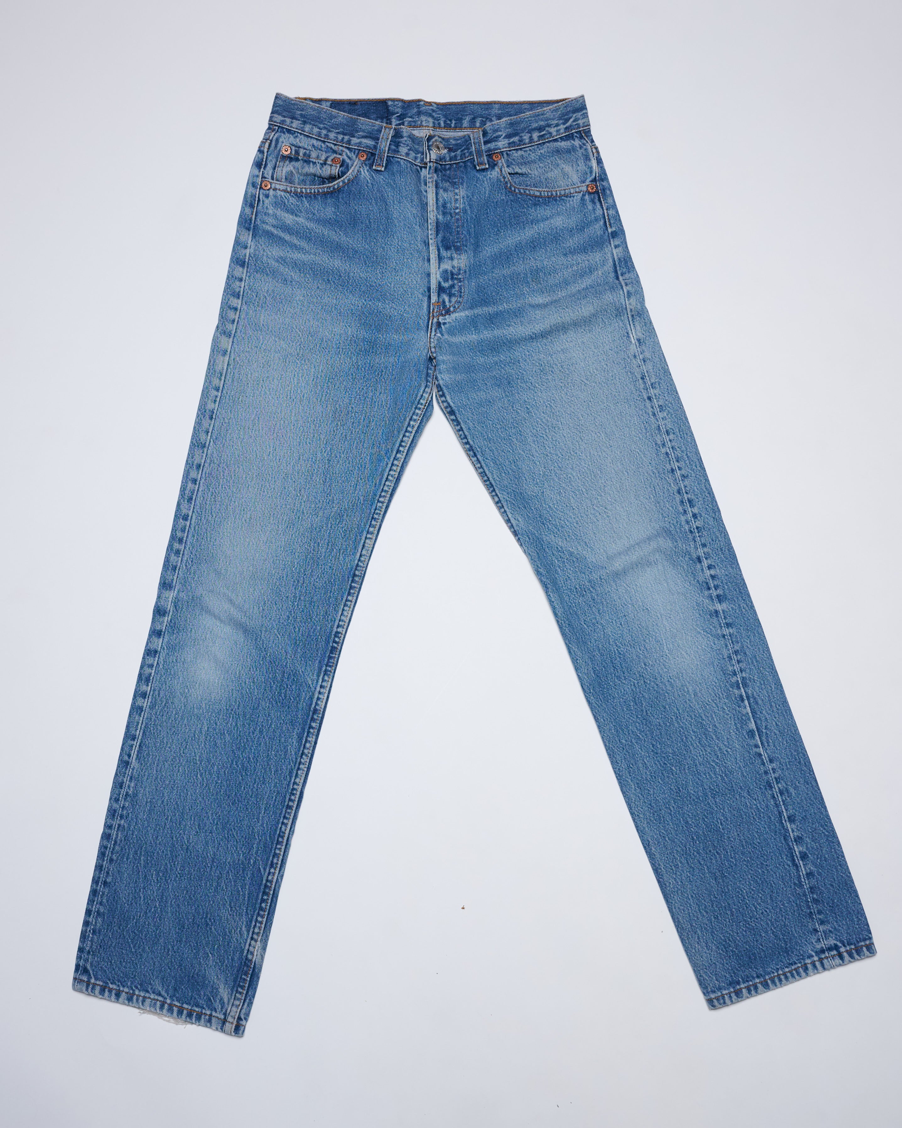 MID WASH 501 VINTAGE LEVI'S | 30 X 32