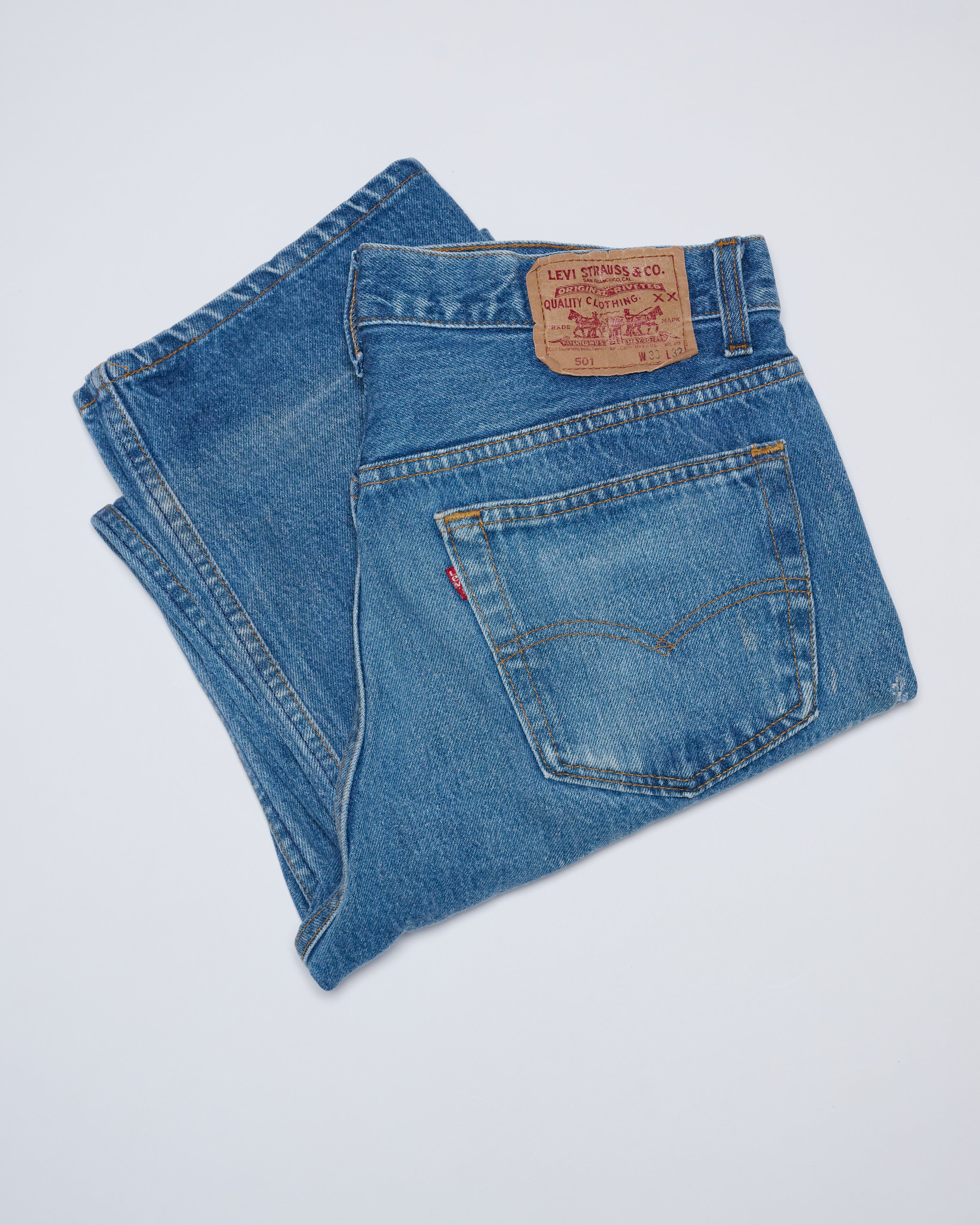 MID WASH DISTRESSED 501 VINTAGE LEVI'S | 33 X 32