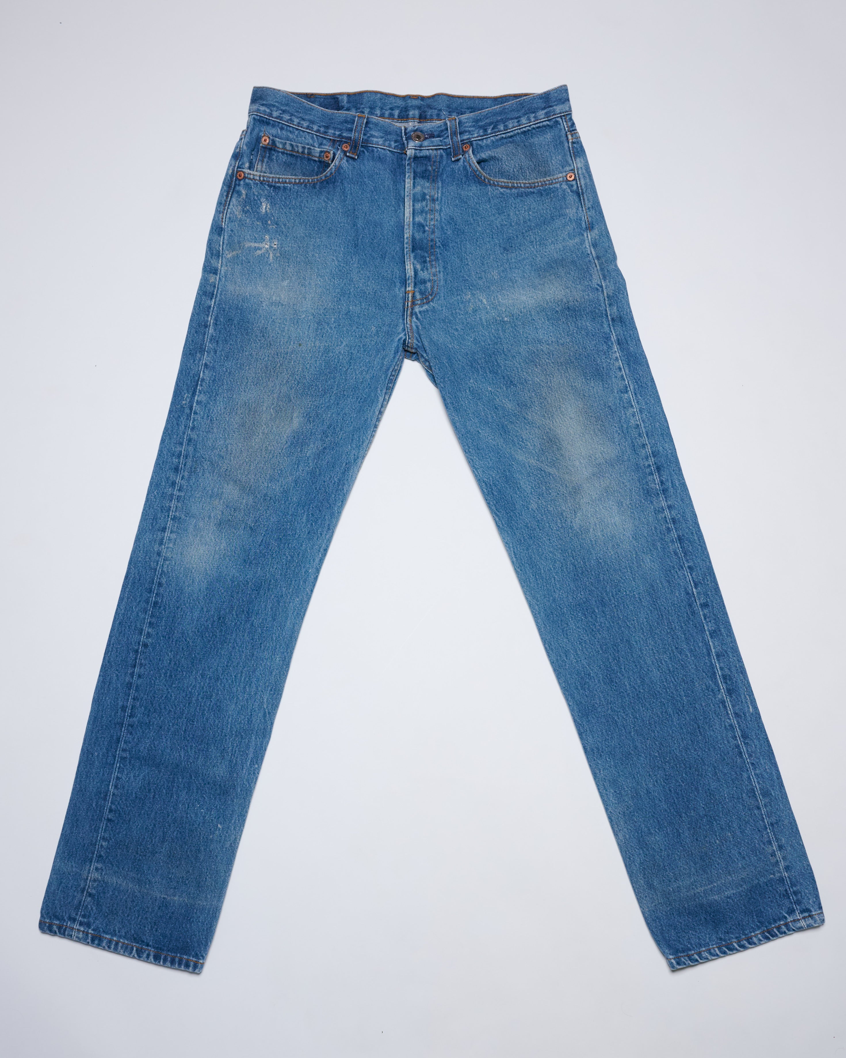 MID WASH DISTRESSED 501 VINTAGE LEVI'S | 33 X 32