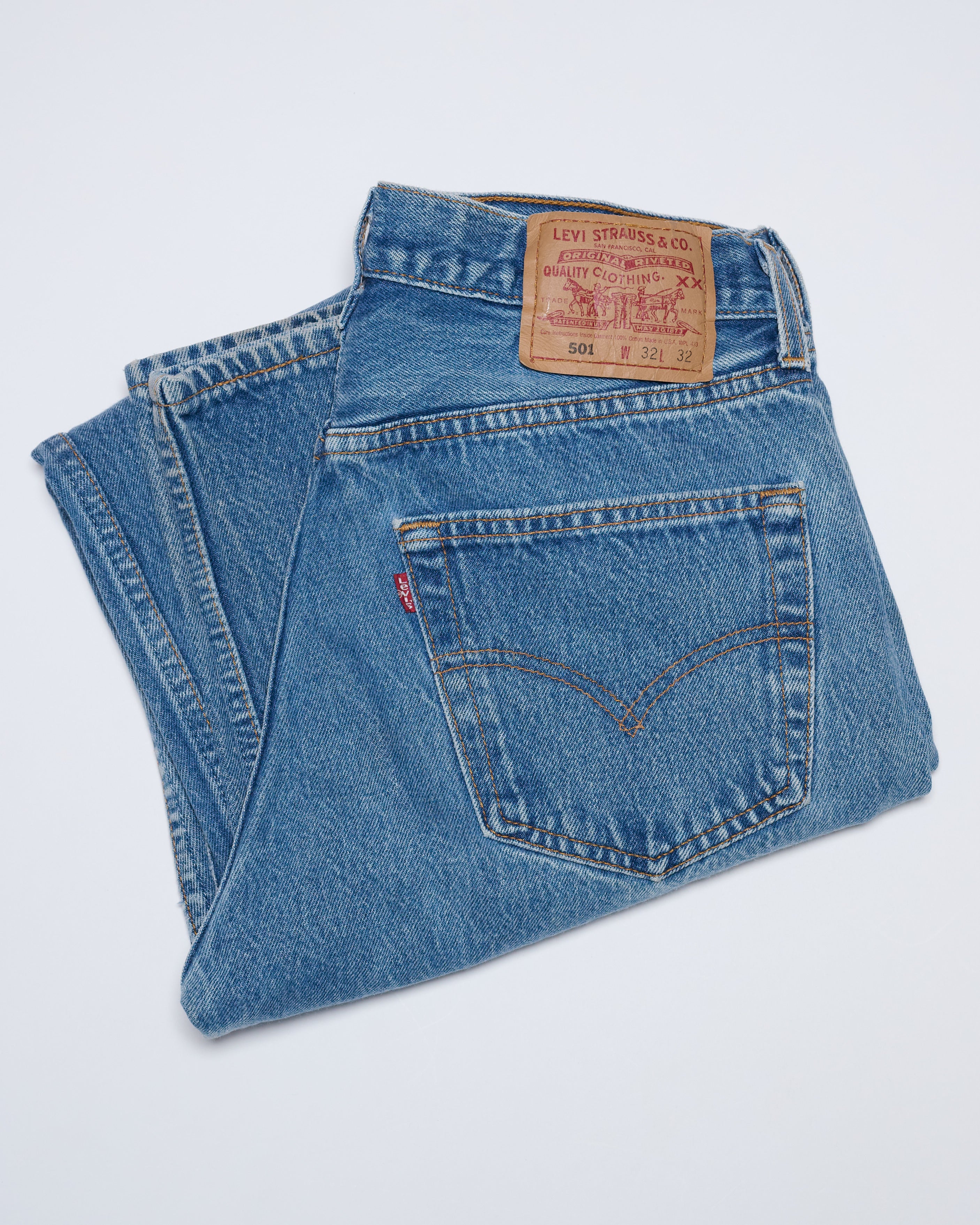 MID WASH 501 VINTAGE LEVI'S | 32 X 32
