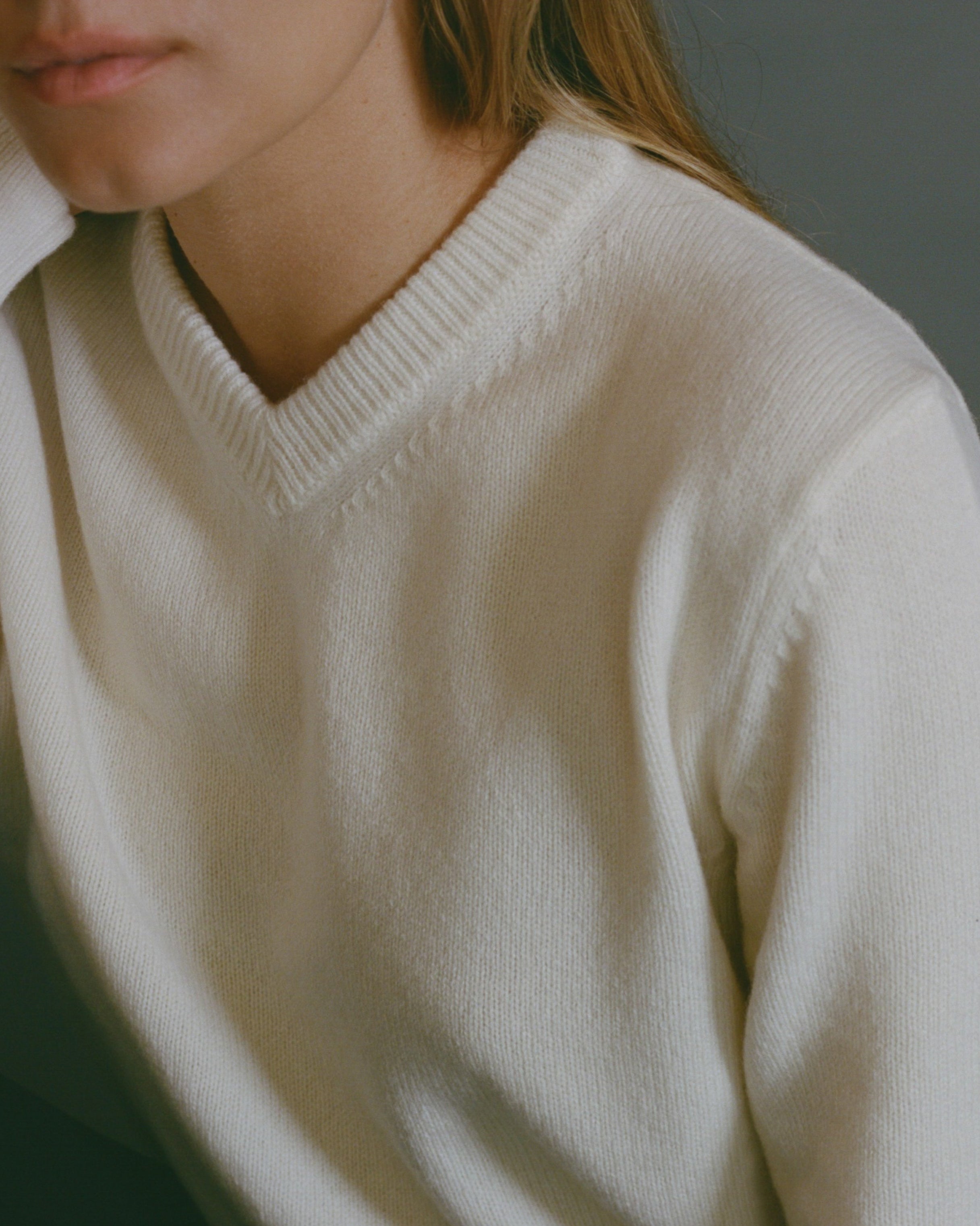 RLT V NECK SWEATER - IVORY